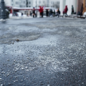 Jamie explains the hidden dangers of road salt for dogs this winter